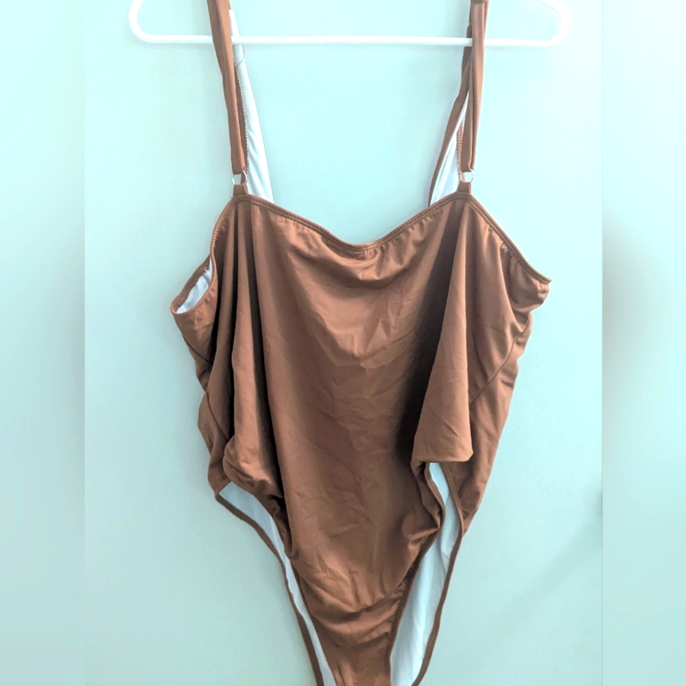 NWT PrettyLittleThing Brown One Piece Swimsuit Sz 24 Pool Beach Curvey Sexy Cute